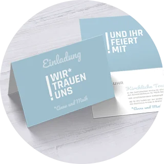 Mittelgroße Karten<br>nach oben geklappt